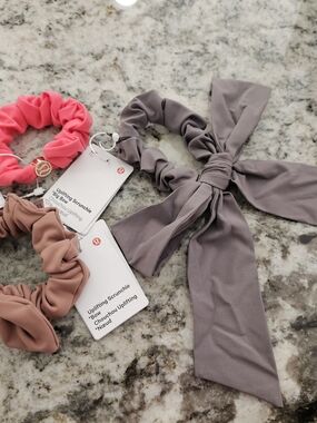 lululemon athletica Uplifting Scrunchie Set - Hot Pink, Mauve, Taupe